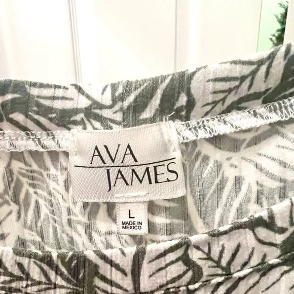 Ava James Leaf Print Top - Picture 6 of 7